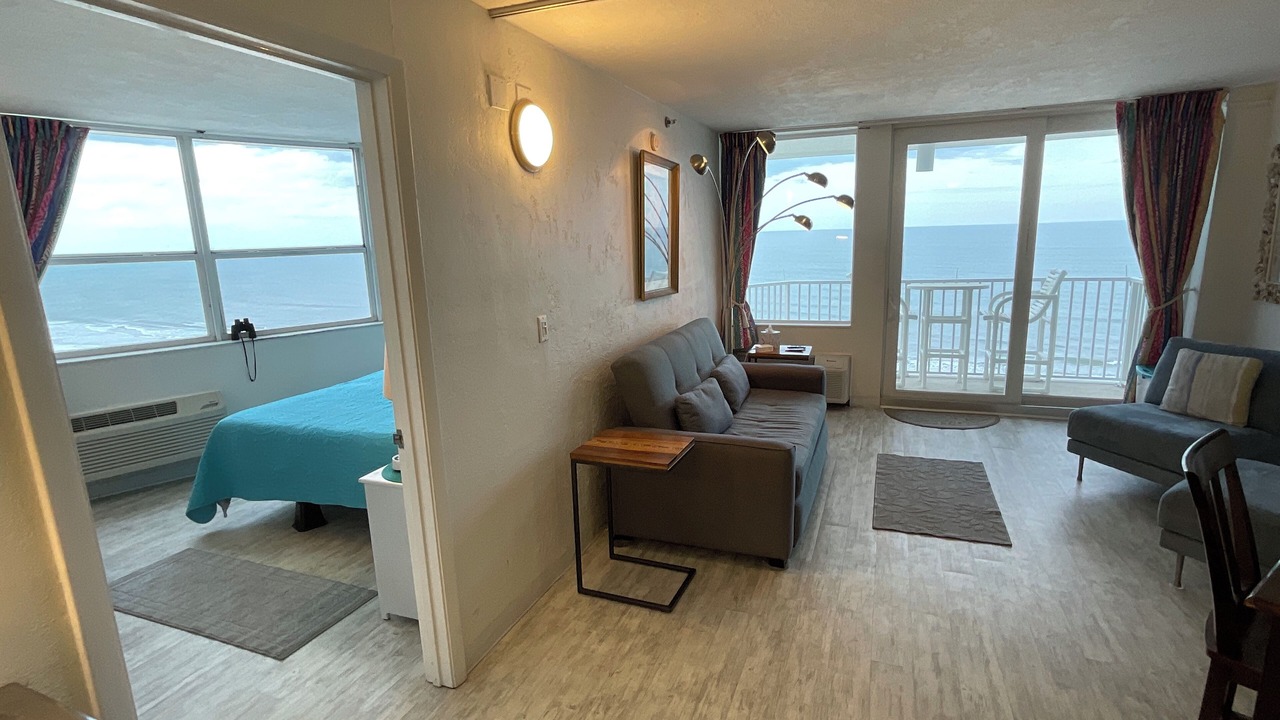 Photo of Livingroom in Lenox Park