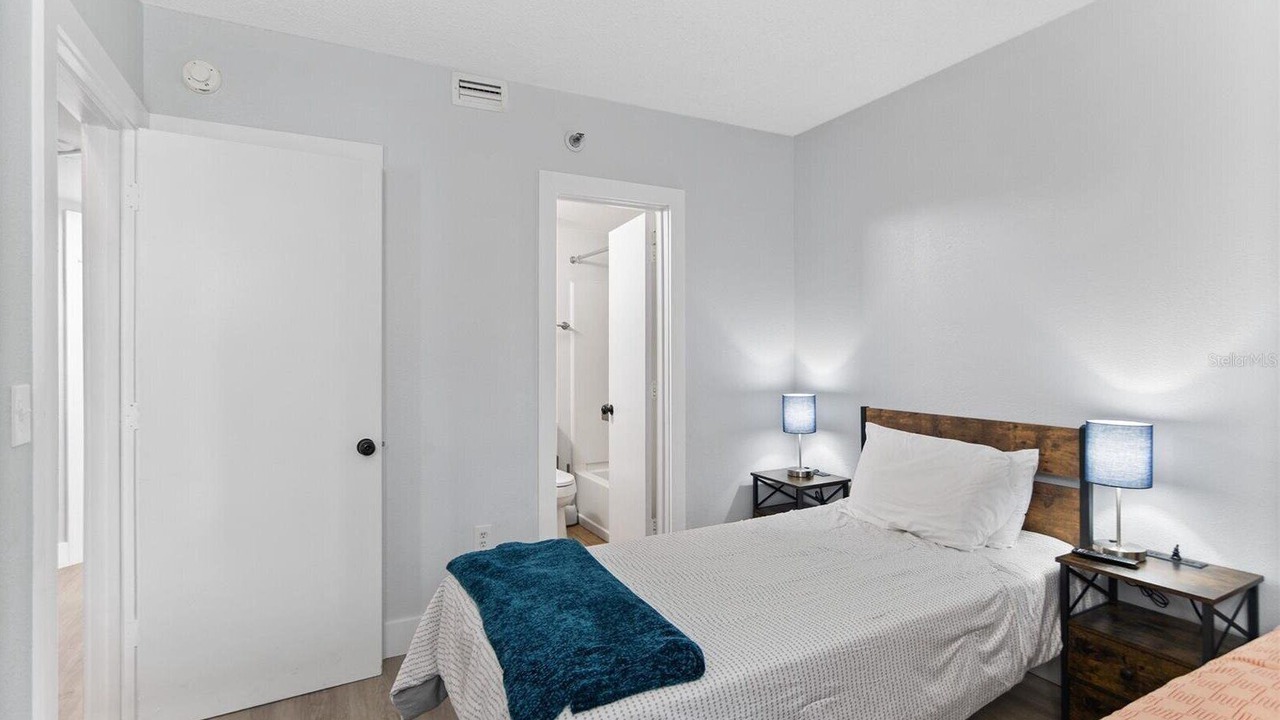 Photo of Bedroom in Florida Center