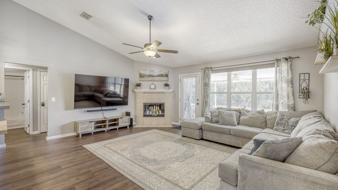 Photo of Bedroom in Doctors Inlet