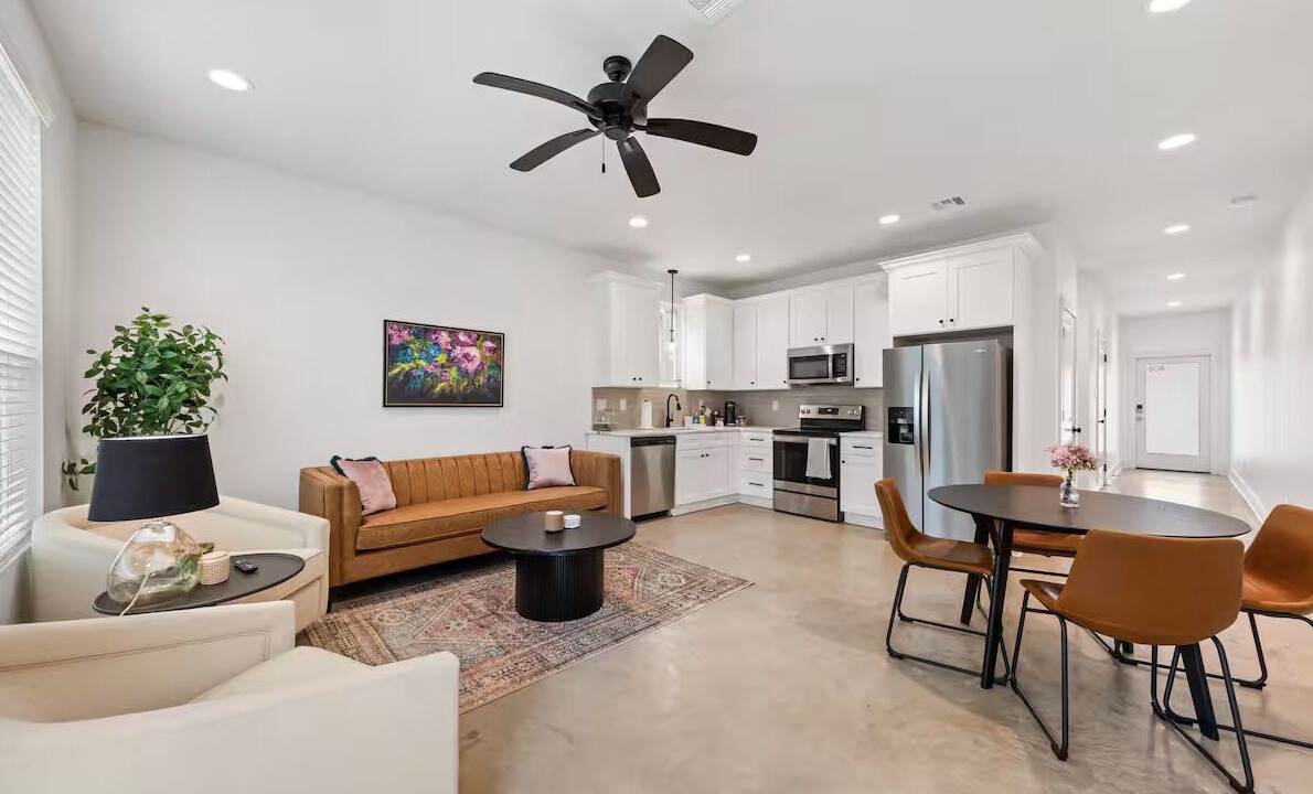Photo of Livingroom in Lafayette