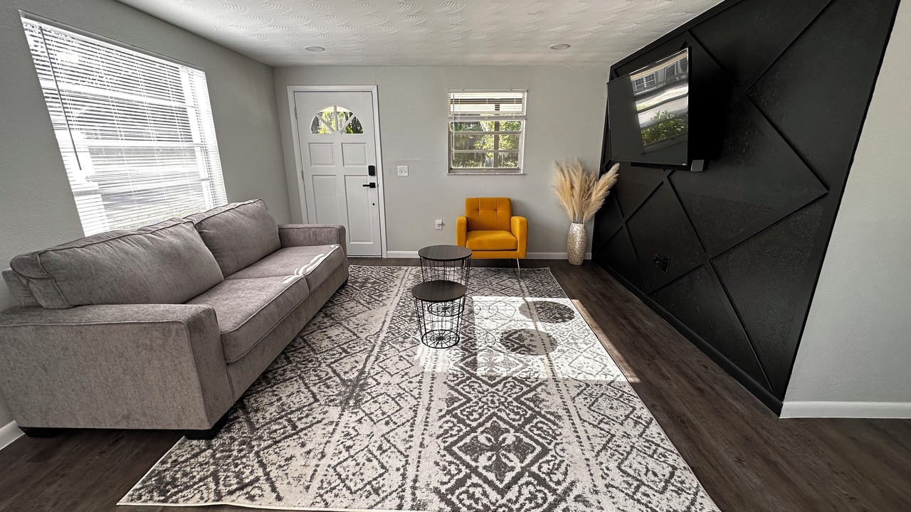 Photo of Livingroom in Downtown Zephyrhills