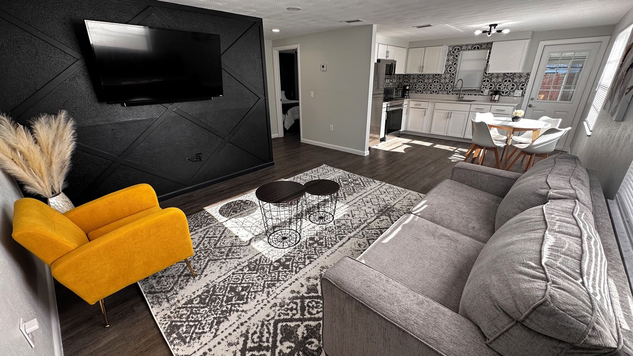 Photo of Livingroom in Downtown Zephyrhills