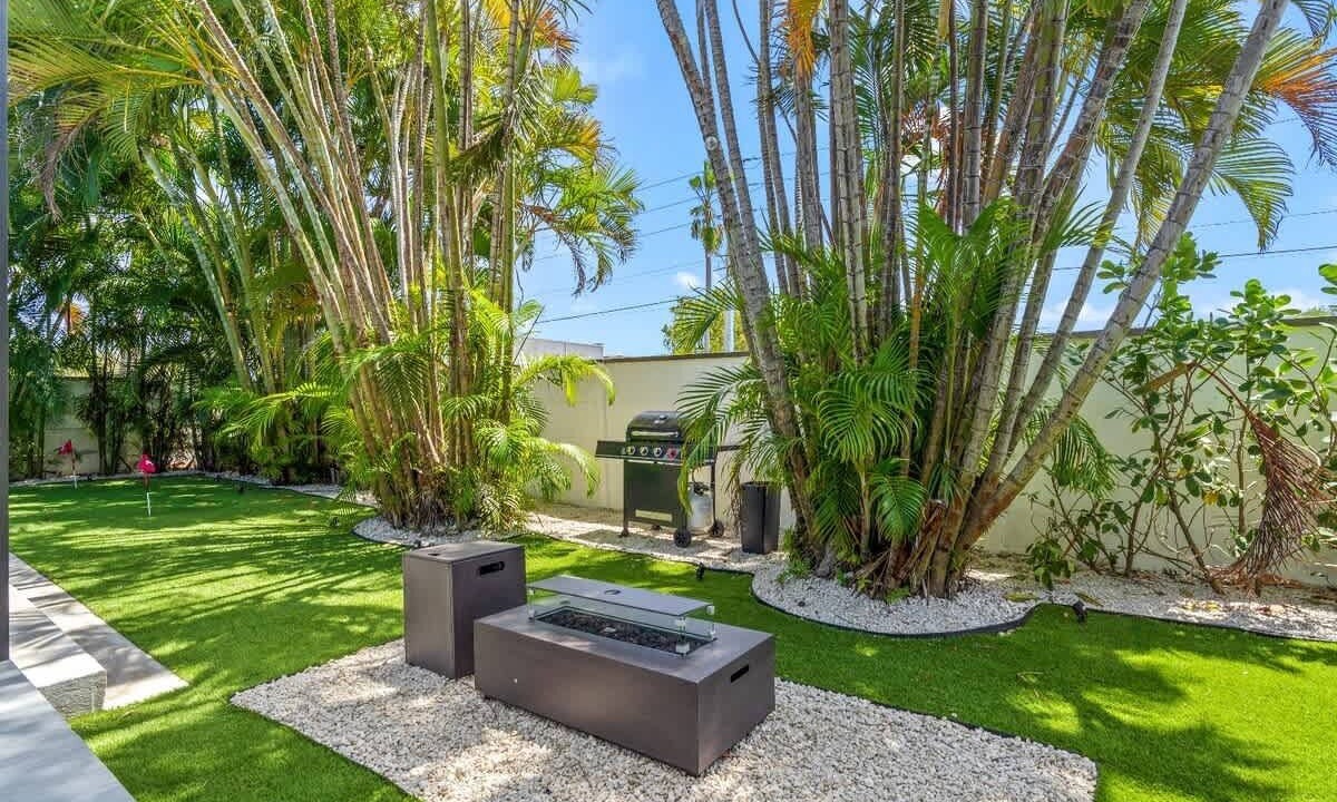 Photo of Outdoor in Poinsettia Heights