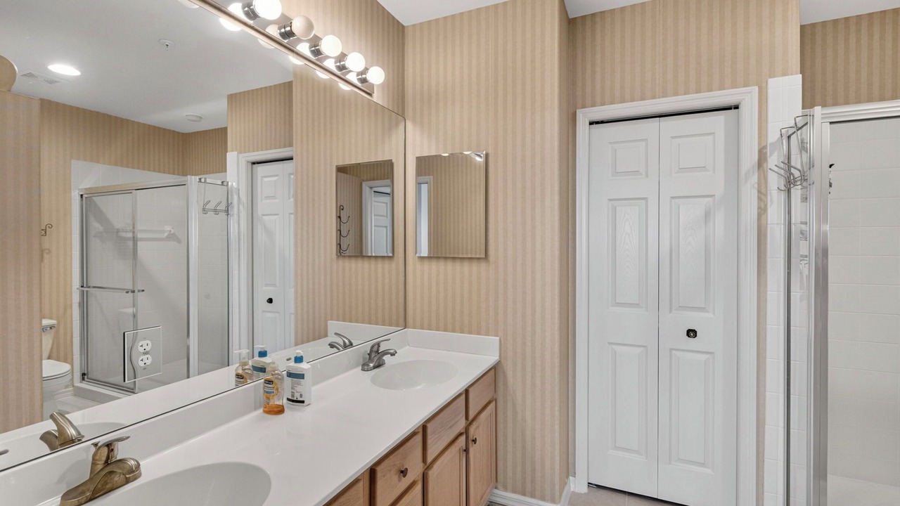 Photo of Bathroom in Tropical Cove