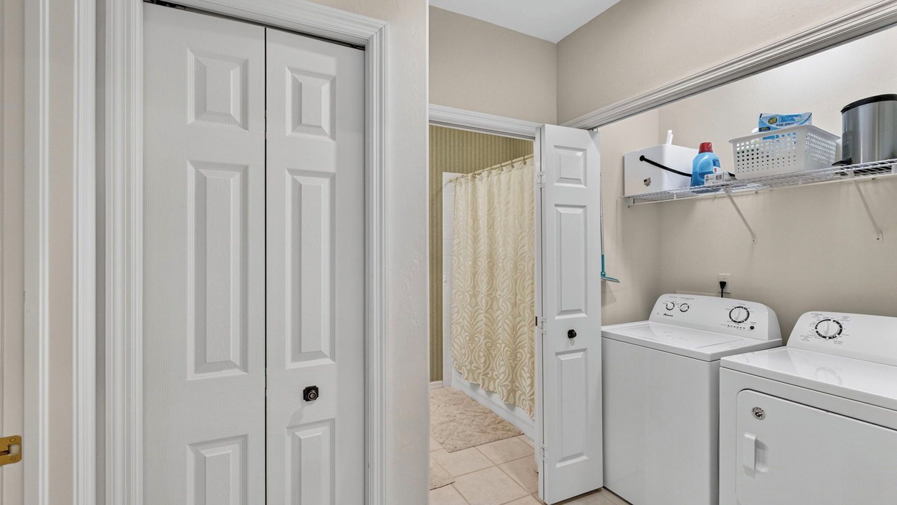 Photo of Bedroom in Tropical Cove
