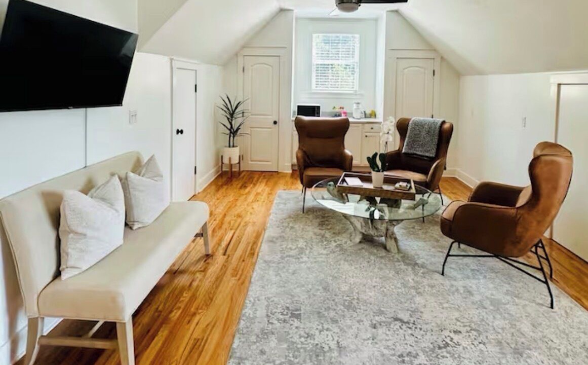 Photo of Livingroom in Tallahassee