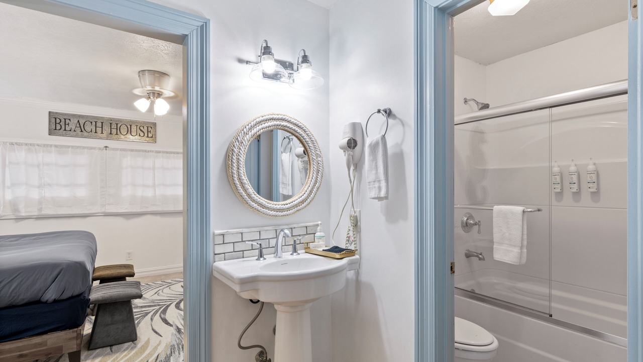 Photo of Bathroom in Crystal Shores