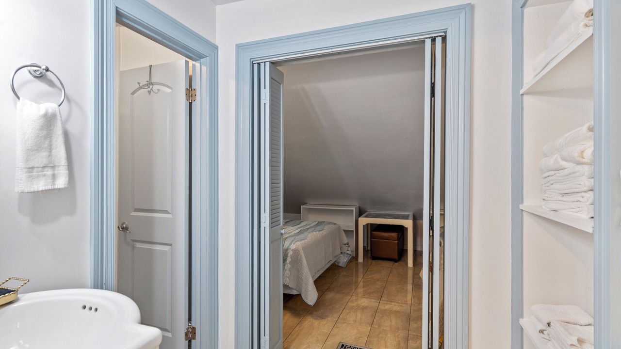 Photo of Bedroom in Crystal Shores