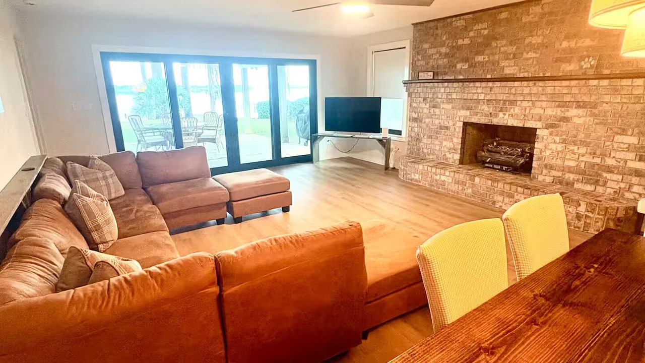 Photo of Livingroom in Ono Island