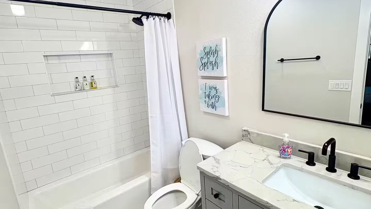 Photo of Bathroom in Ono Island