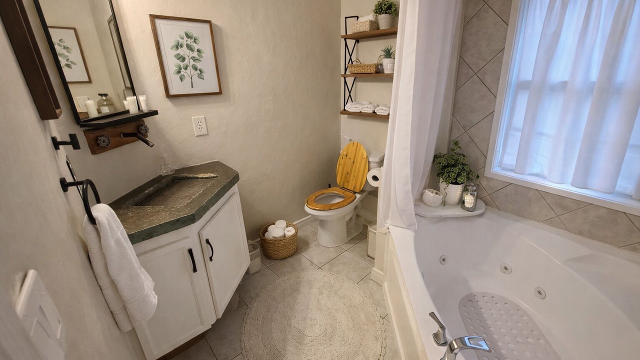 Photo of Bathroom in League City