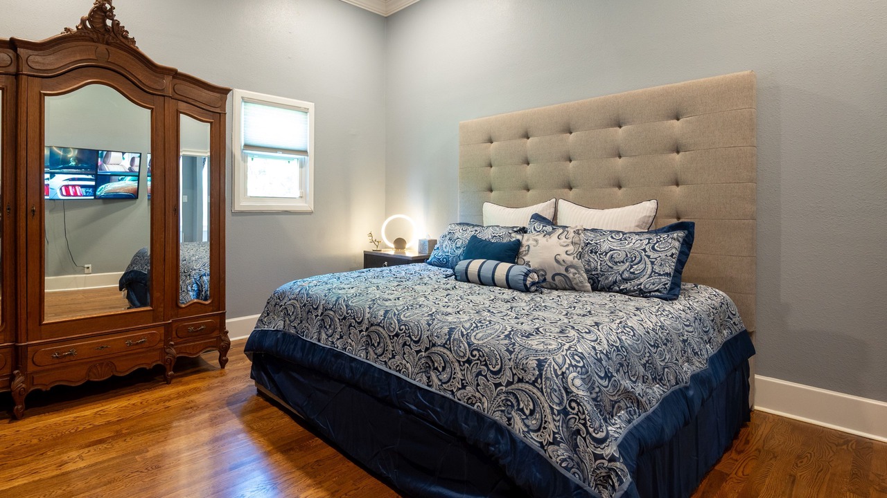 Photo of Bedroom in East of Broadway