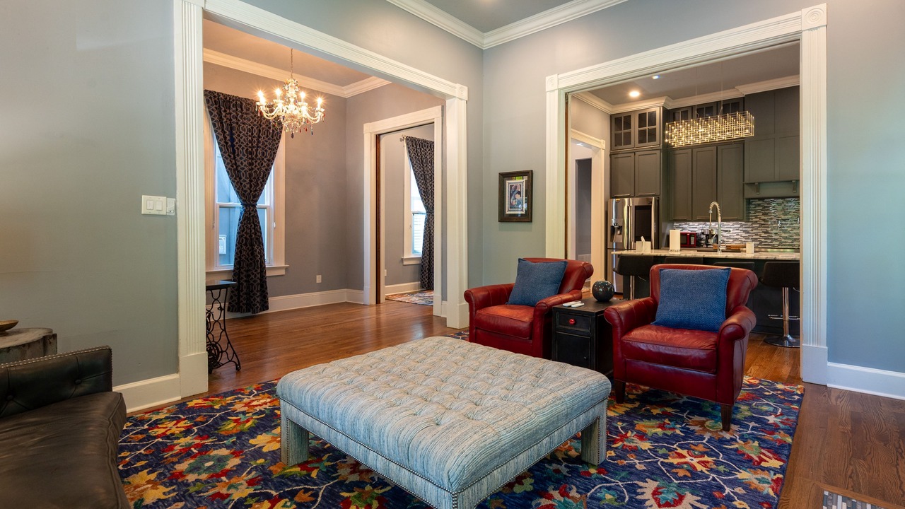 Photo of Livingroom in East of Broadway