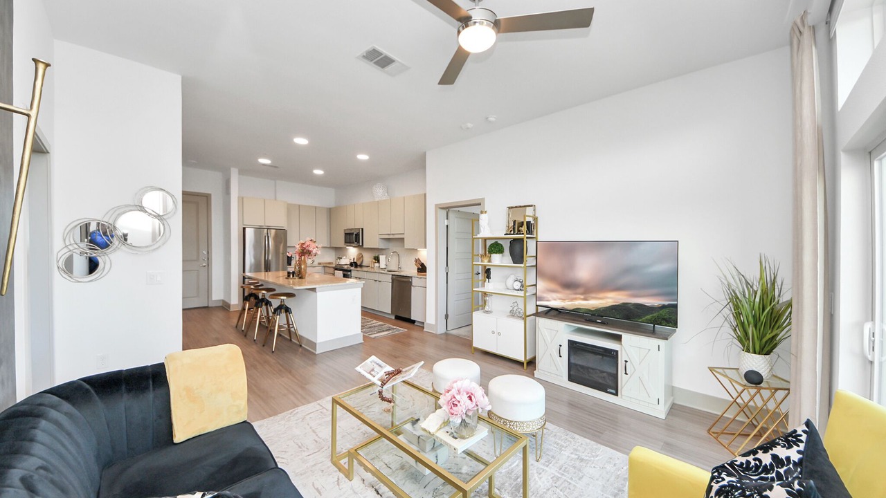 Photo of Livingroom in Braeswood Place
