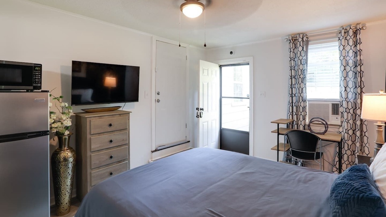 Photo of Bedroom in Greenwood