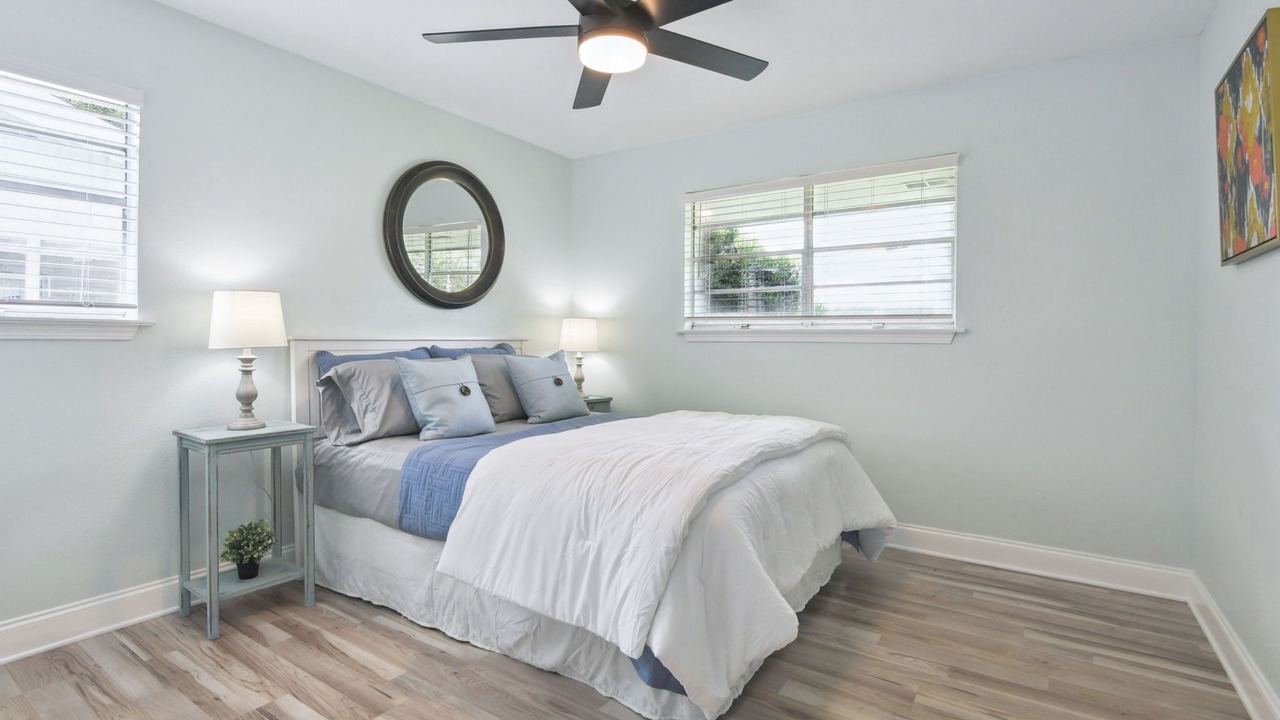 Photo of Bedroom in Long Beach