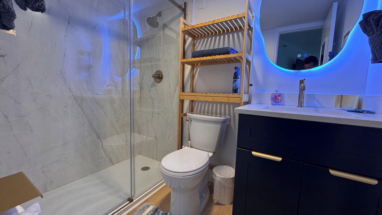 Photo of Bathroom in Lenox Park