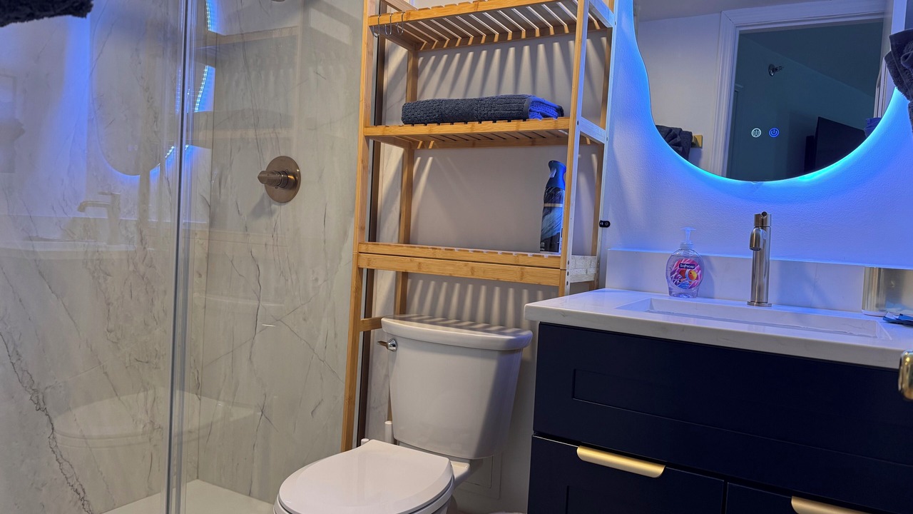 Photo of Bathroom in Lenox Park