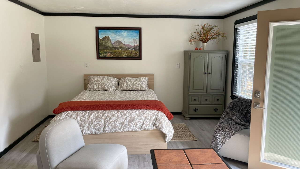 Photo of Bedroom in Call