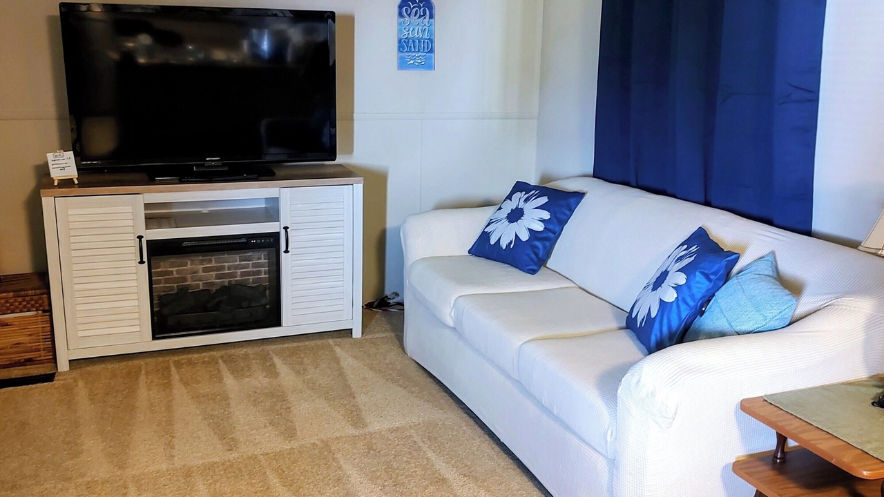 Photo of Livingroom in Betmar Acres