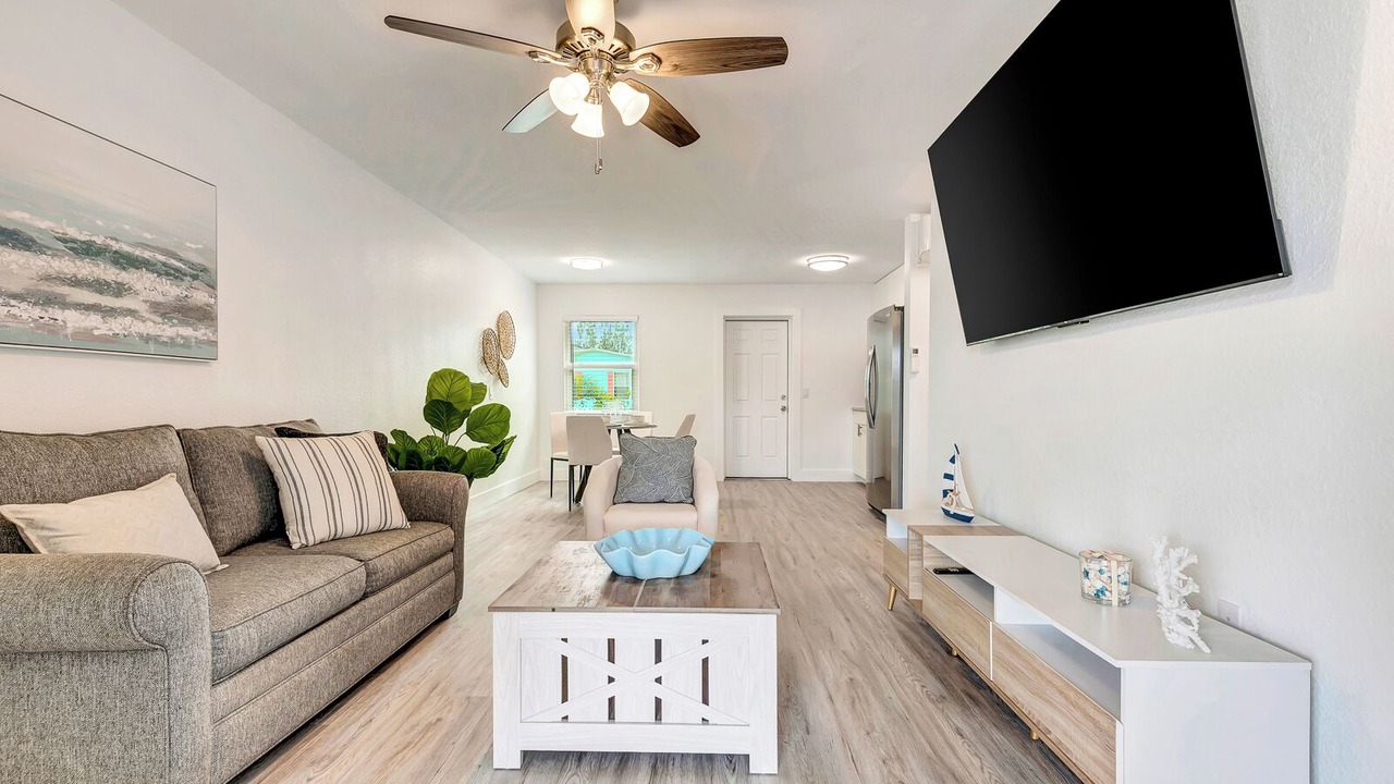 Photo of Livingroom in Whitney Beach