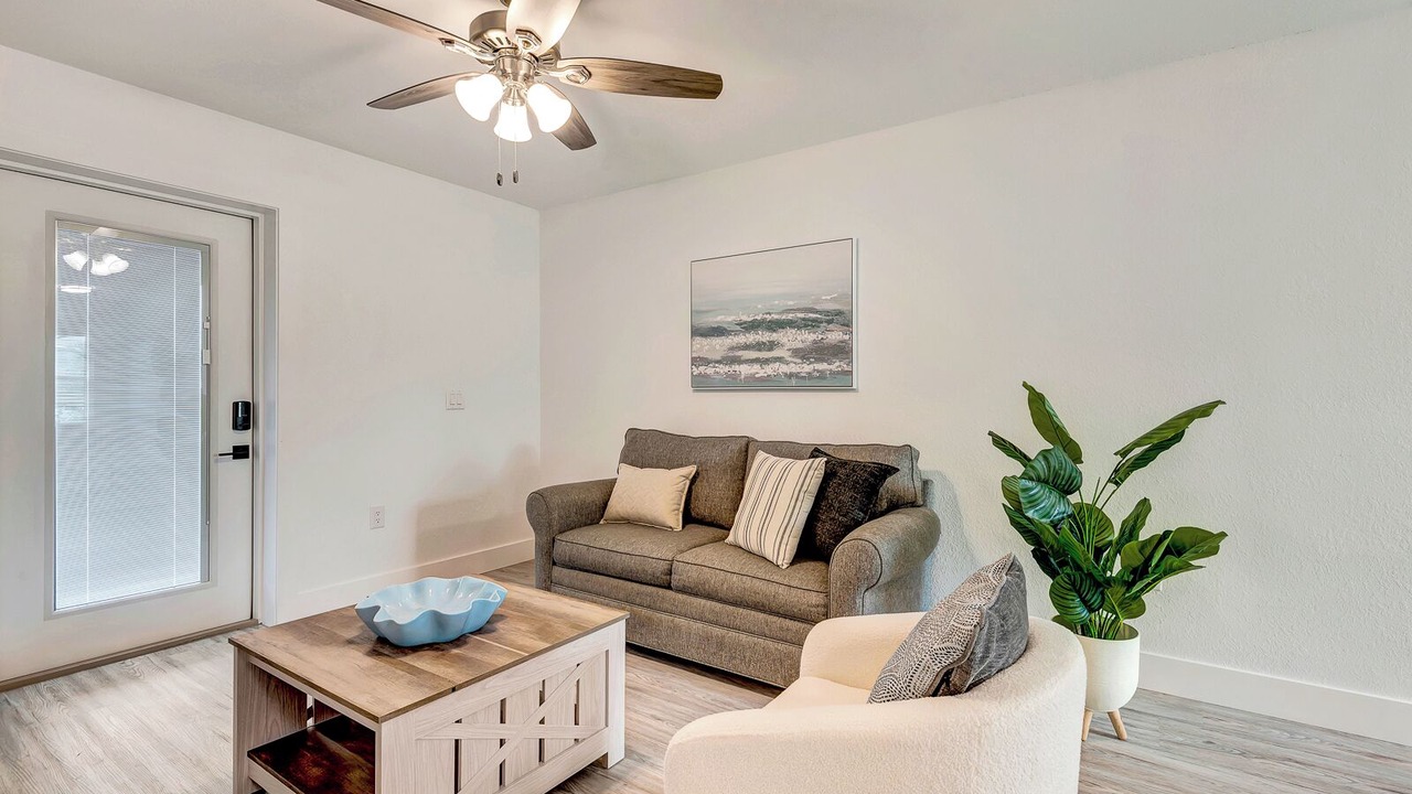 Photo of Livingroom in Whitney Beach