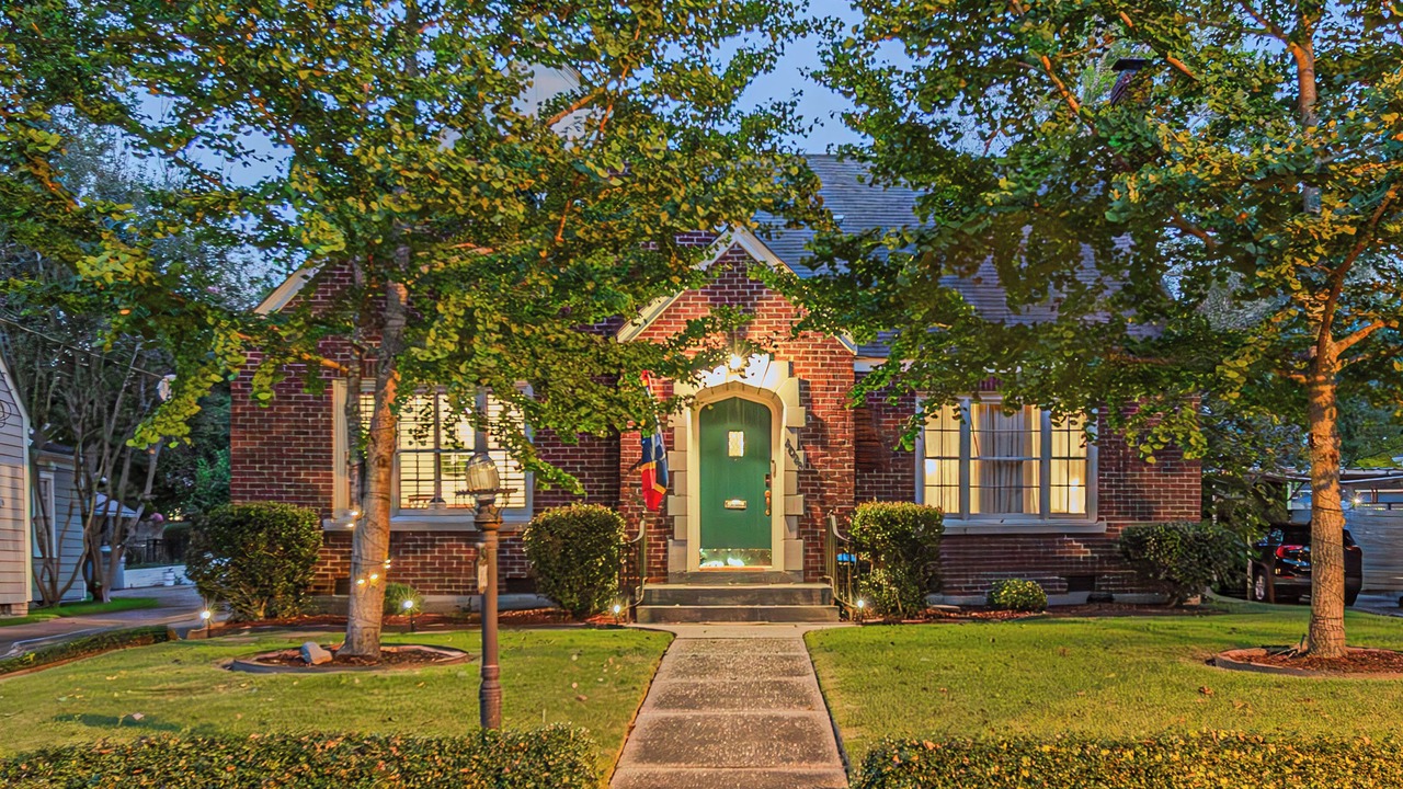 Photo of Outdoor in Fondren