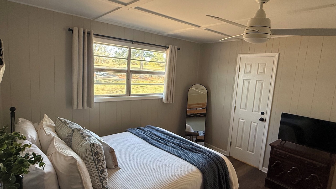 Photo of Bedroom in Leesburg