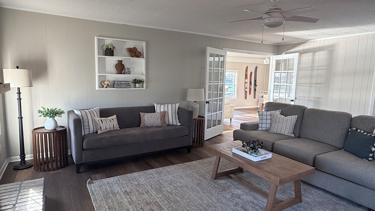 Photo of Livingroom in Leesburg
