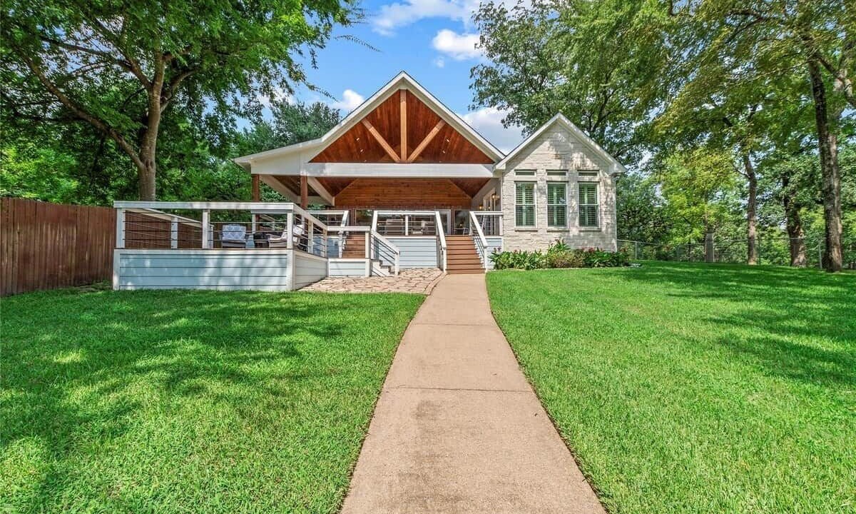 Photo of Outdoor in Log Cabin