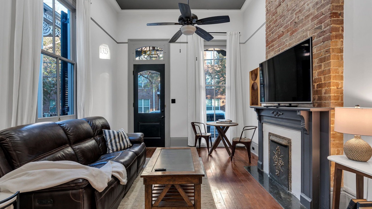 Photo of Livingroom in Lower Garden District