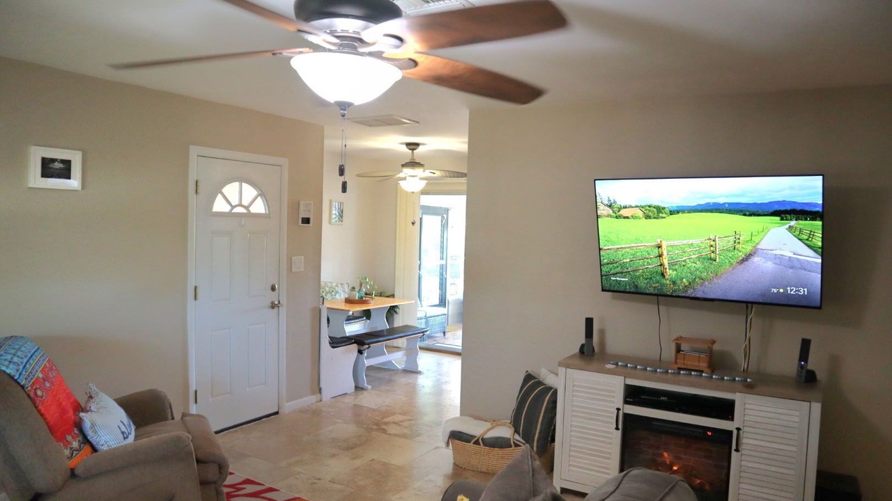 Photo of Livingroom in Bayshore Gardens