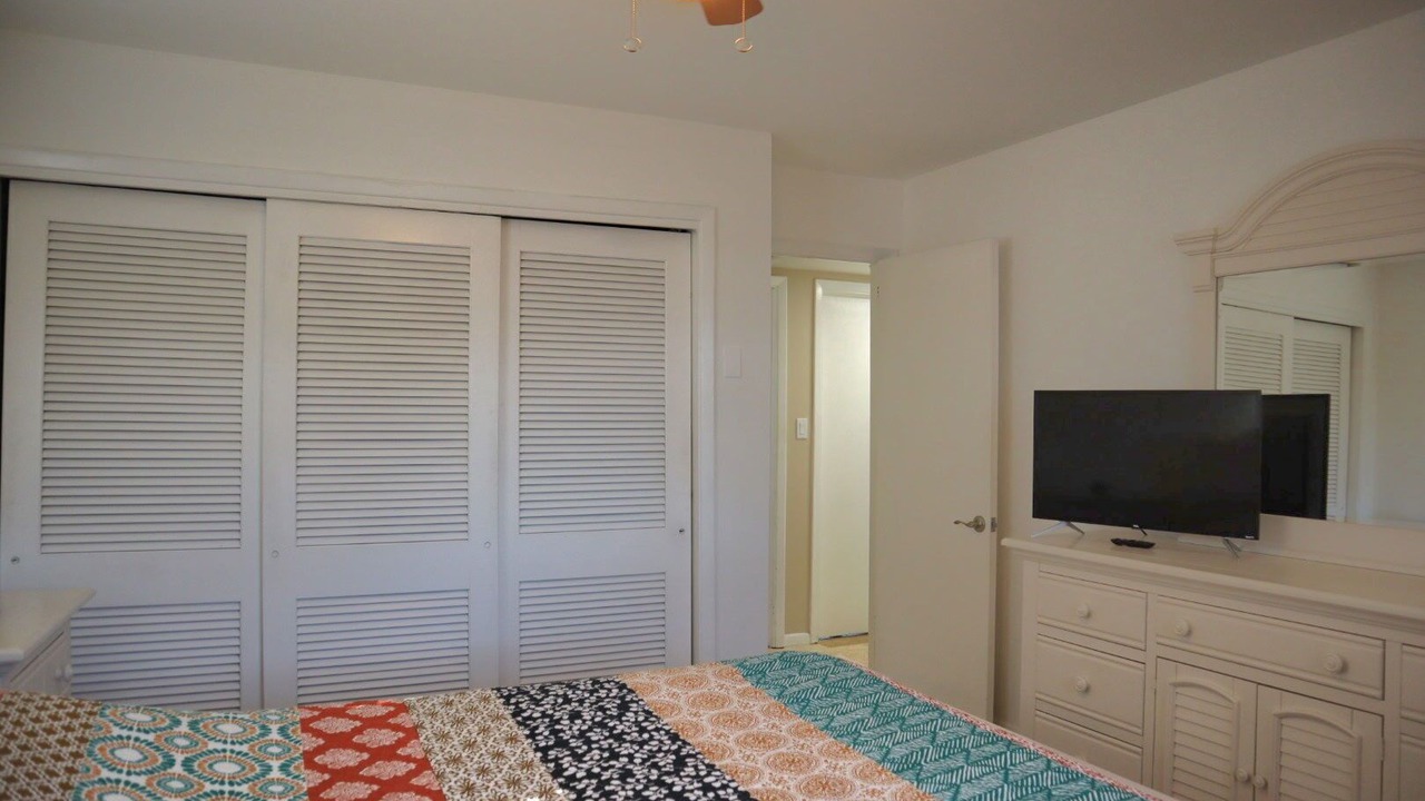 Photo of Bedroom in Bayshore Gardens