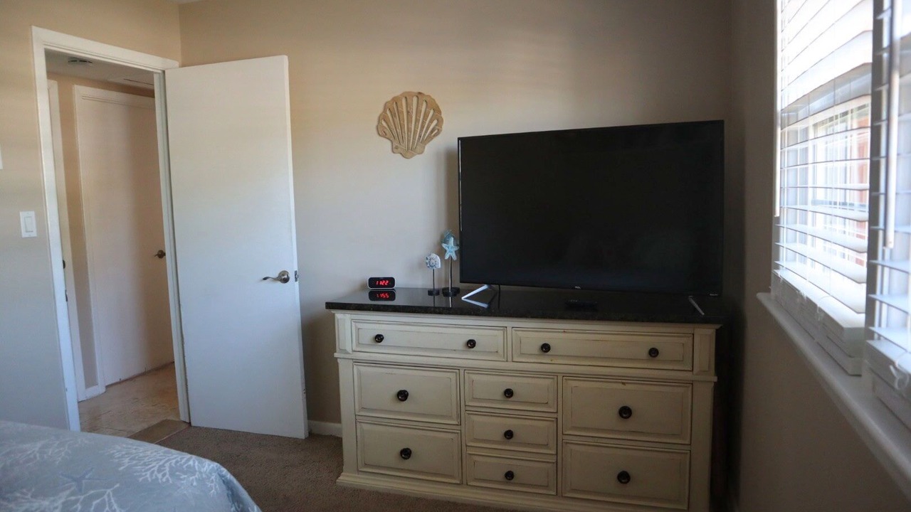 Photo of Bedroom in Bayshore Gardens