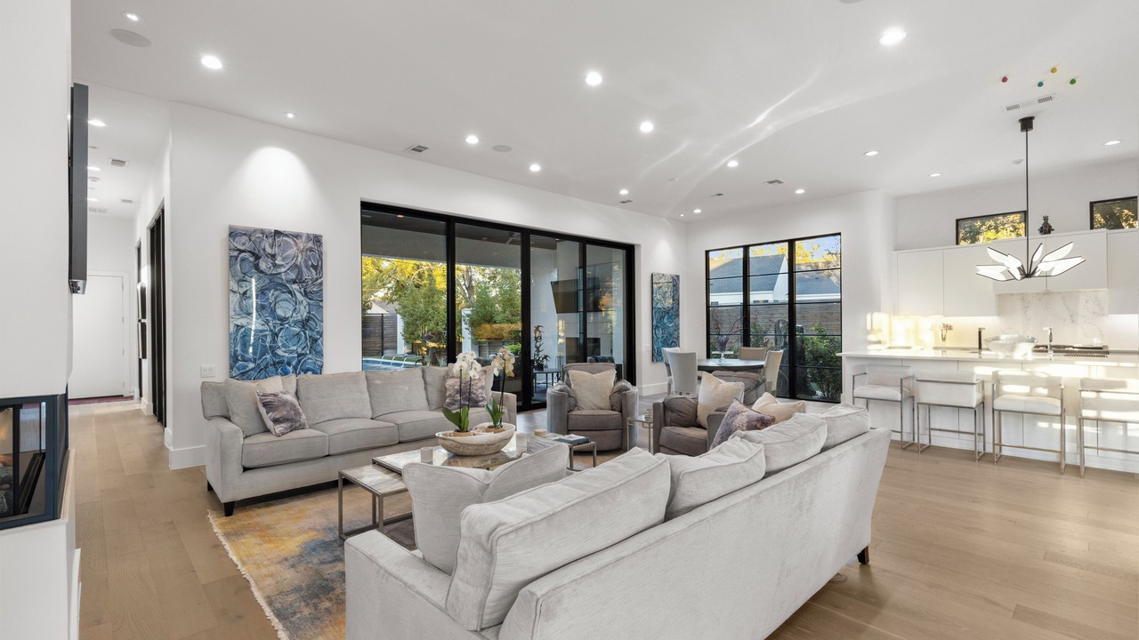 Photo of Livingroom in Northwest Dallas