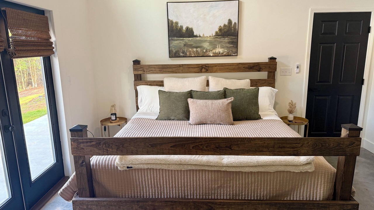 Photo of Bedroom in McNeill