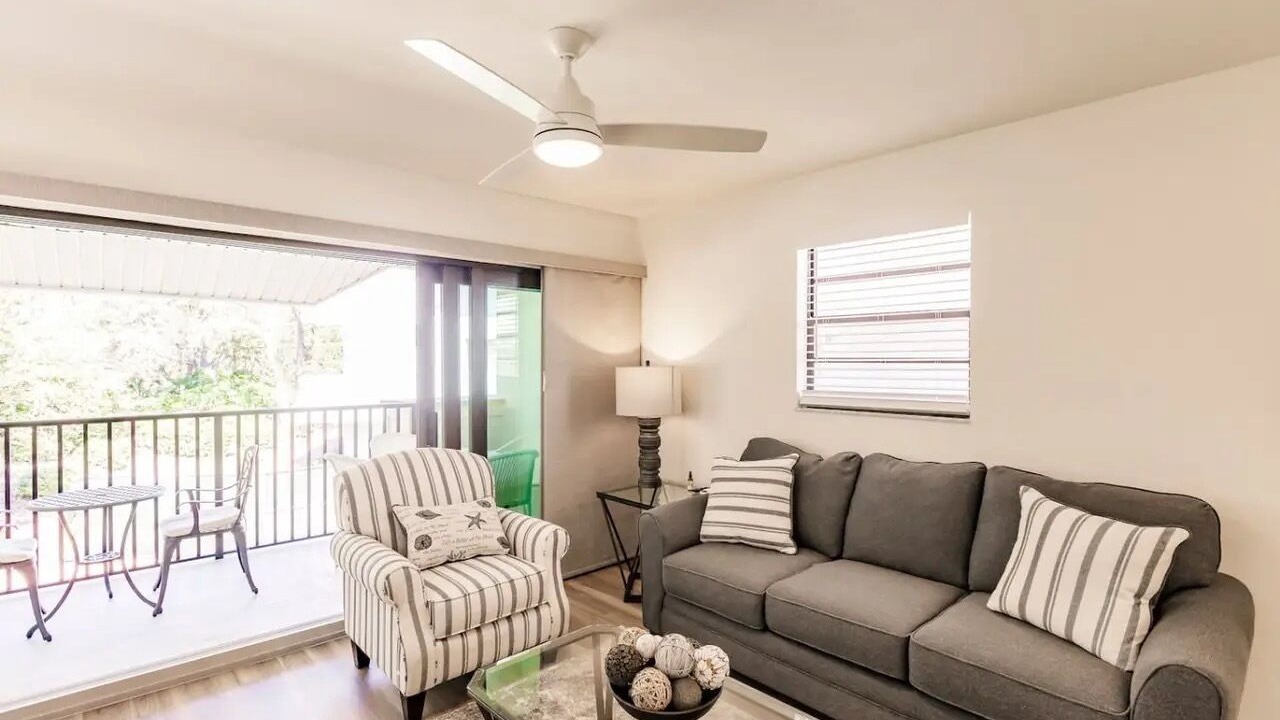 Photo of Livingroom in Park Shore