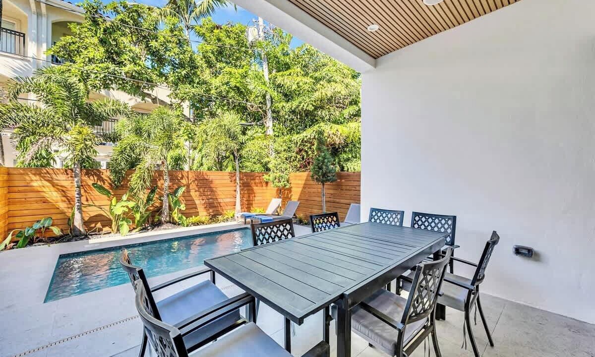 Photo of Outdoor in Beverly Heights