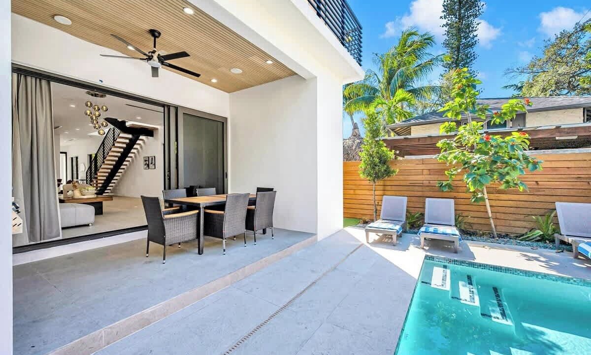Photo of Outdoor in Beverly Heights