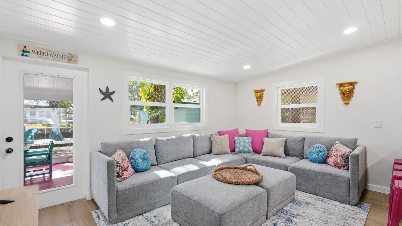 Photo of Livingroom in Weeki Wachee Gardens