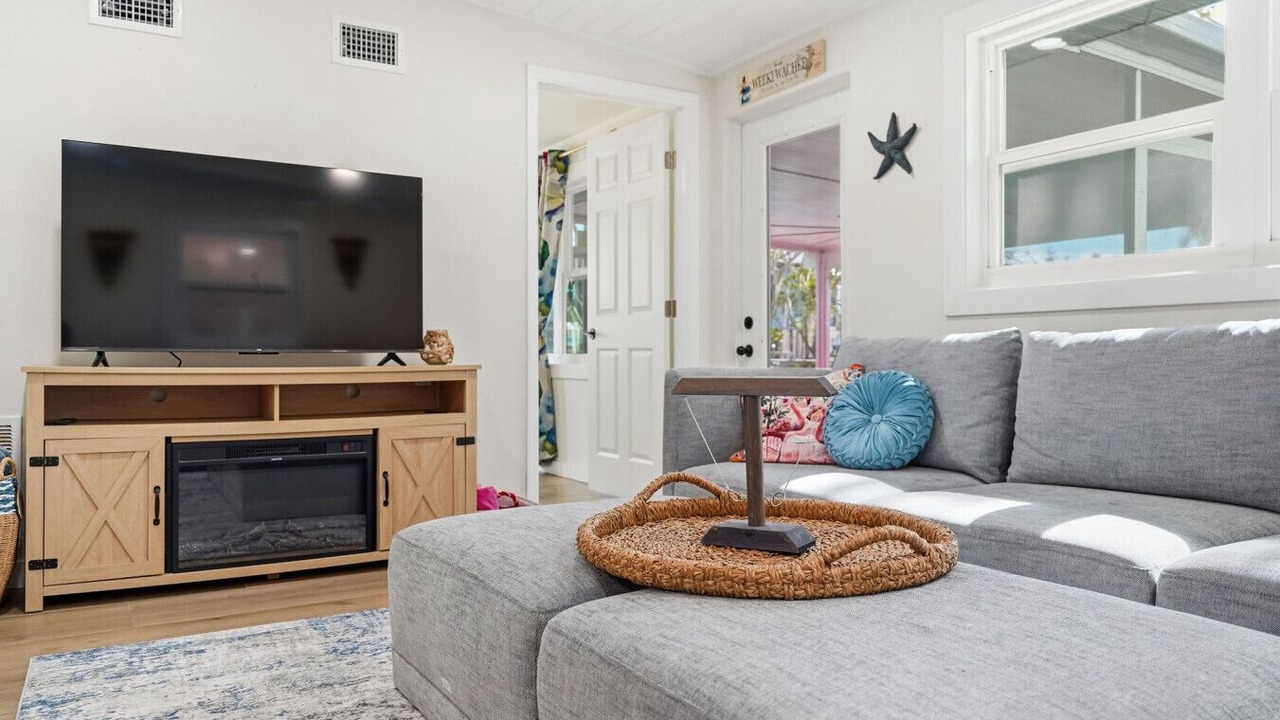 Photo of Livingroom in Weeki Wachee Gardens