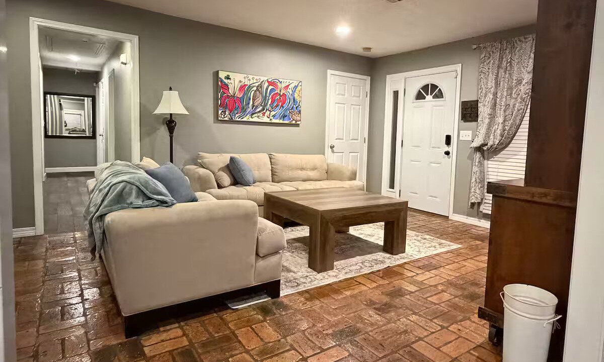 Photo of Livingroom in Mississippi City