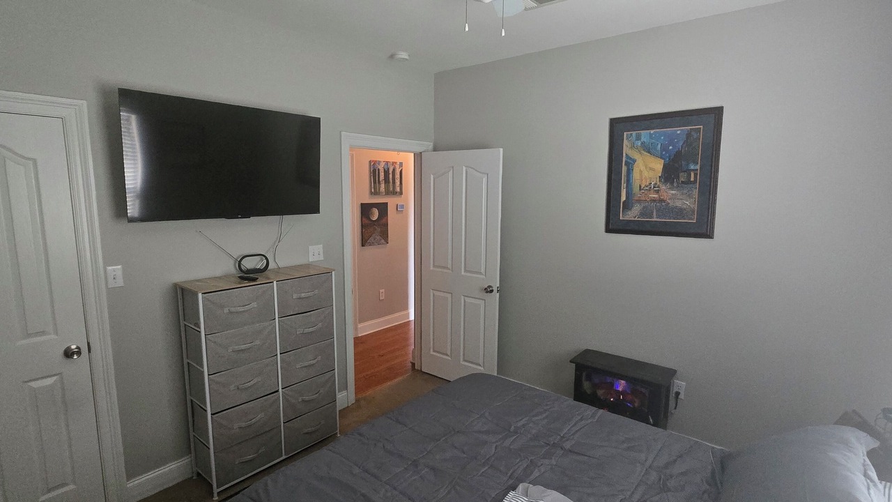 Photo of Bedroom in Walker