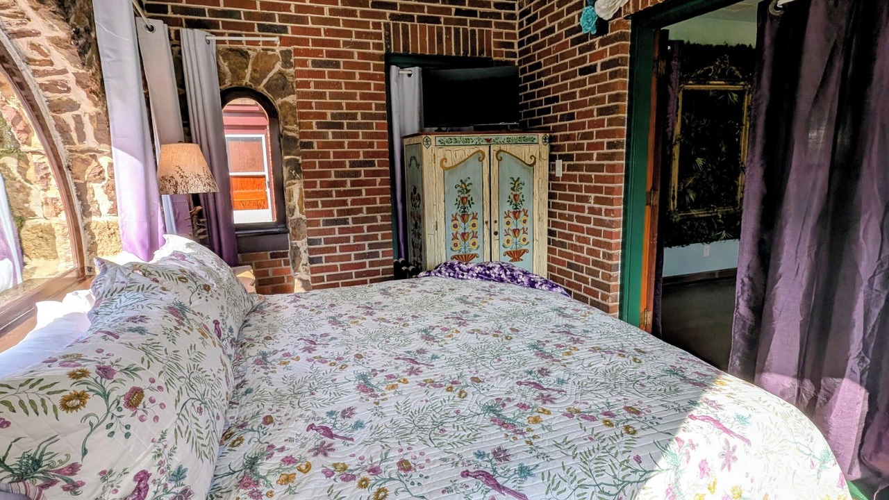 Photo of Bedroom in Foley