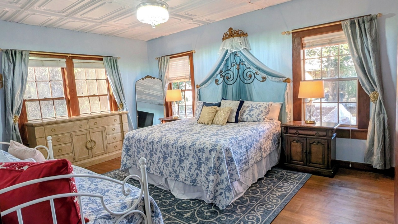Photo of Bedroom in Foley
