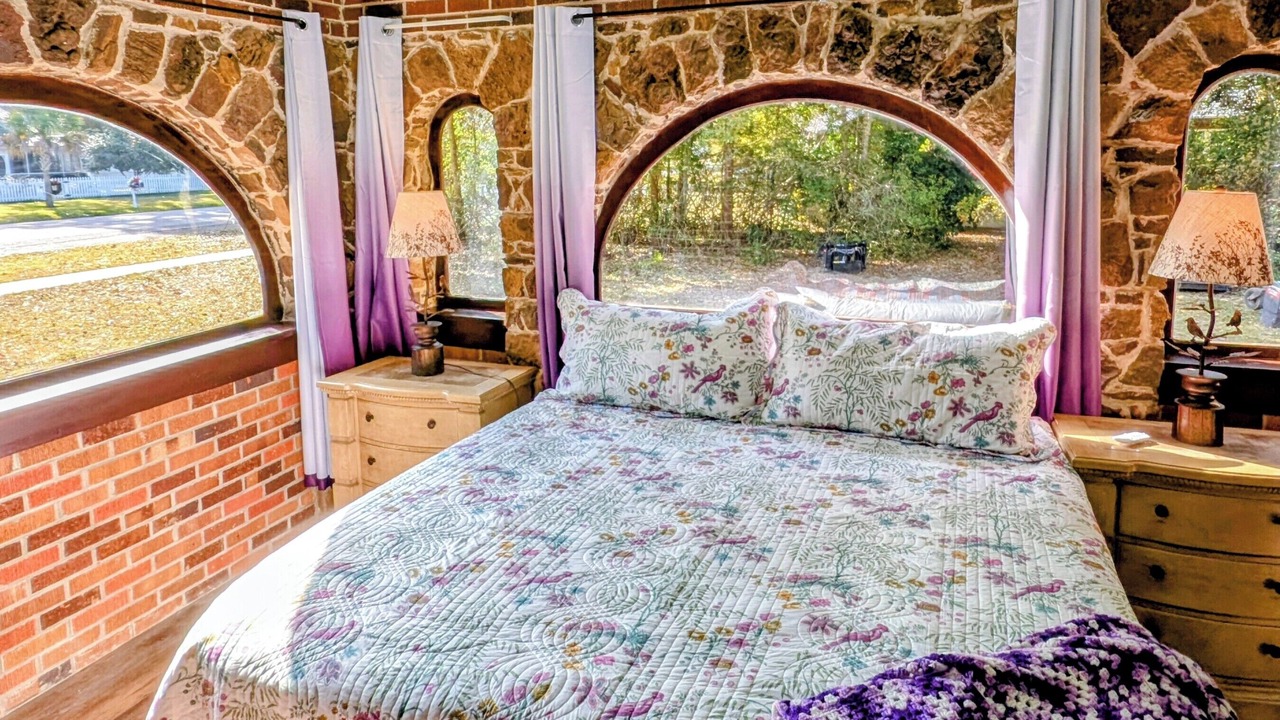 Photo of Bedroom in Foley