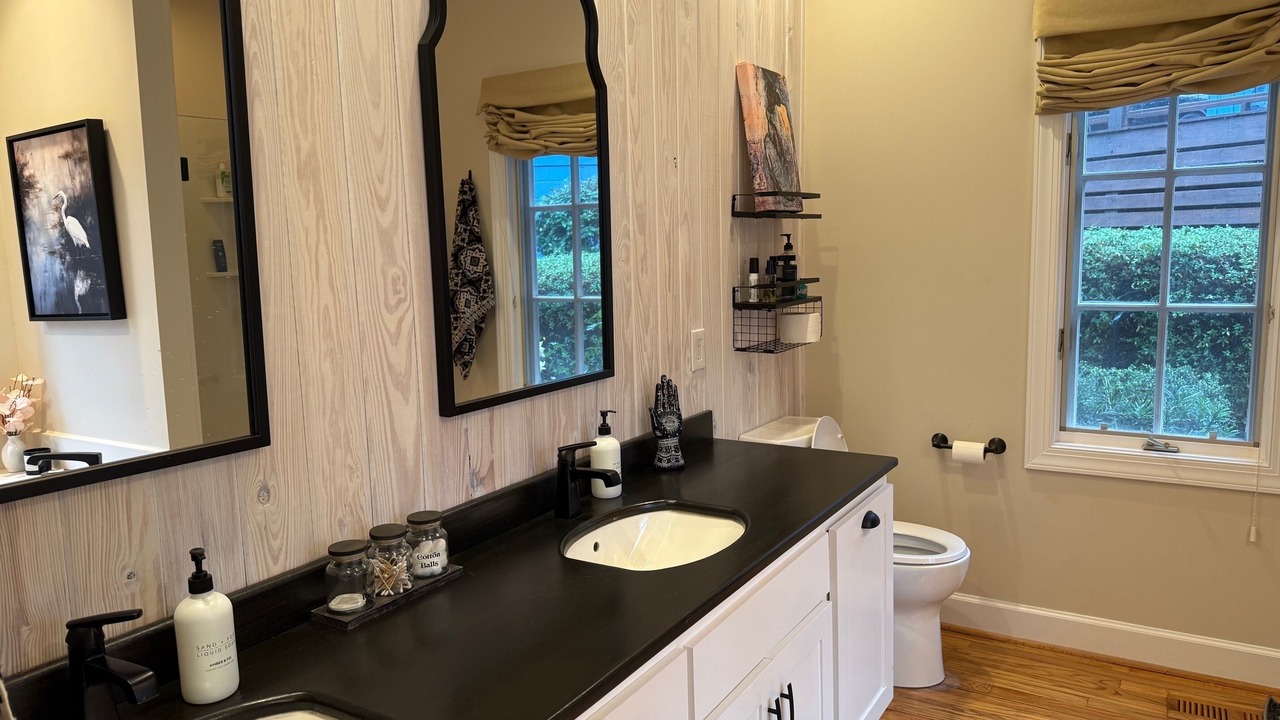 Photo of Bathroom in Crane Hill