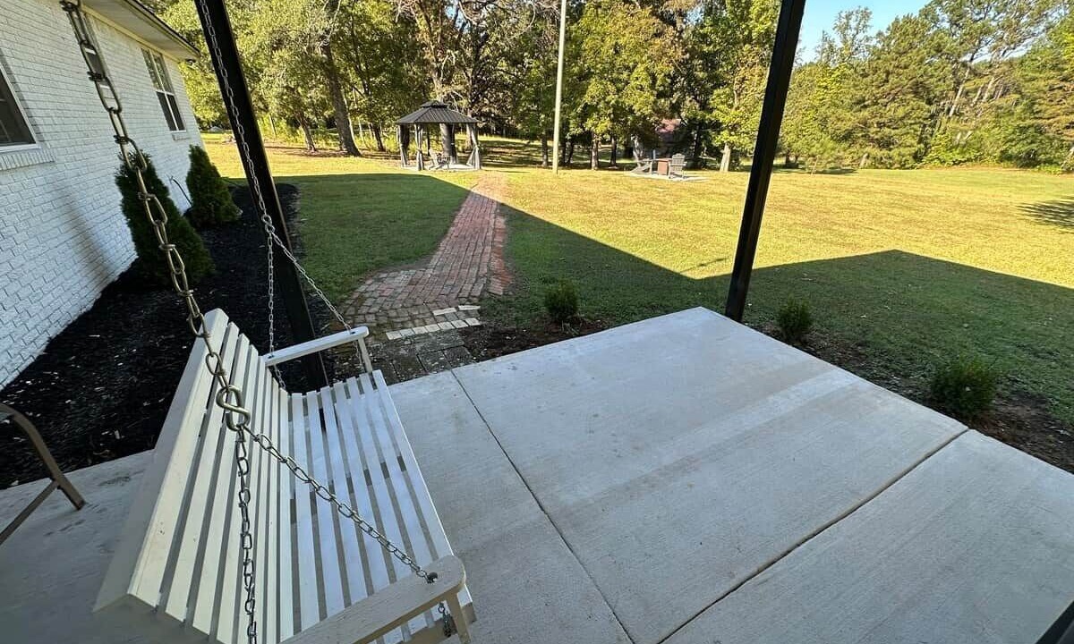 Photo of Outdoor in Mantachie