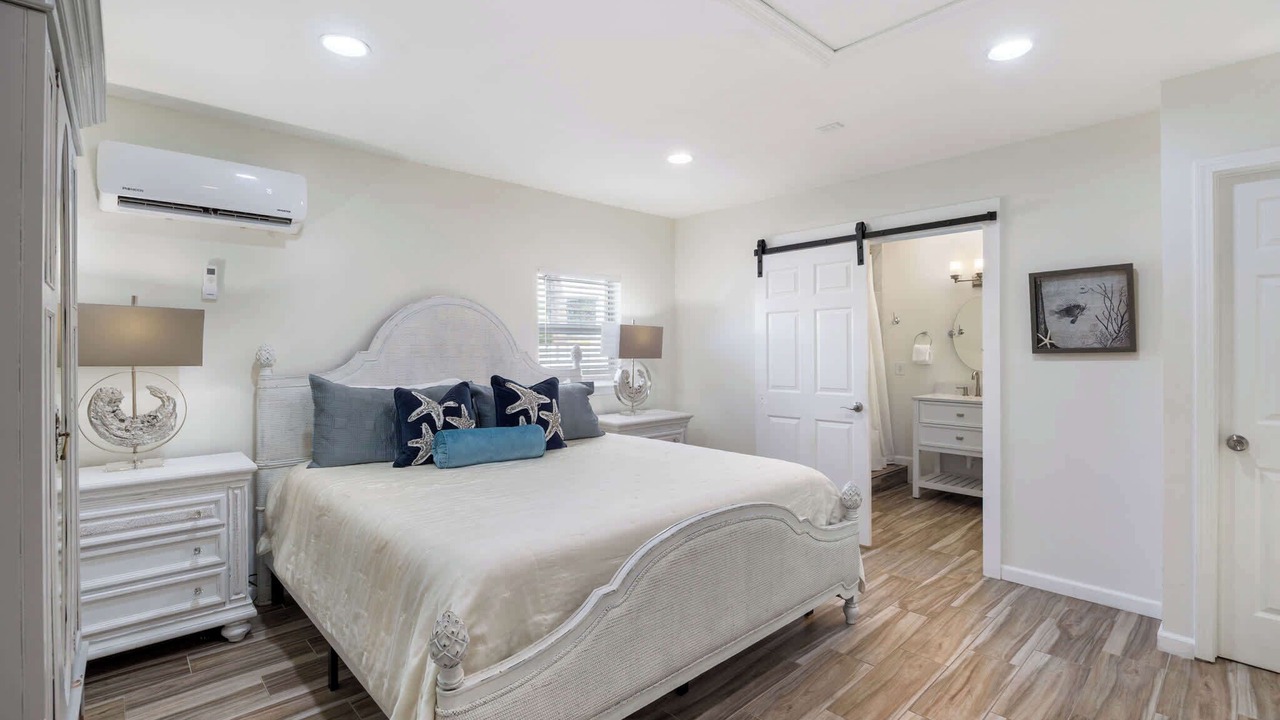 Photo of Bedroom in Clipper Cove