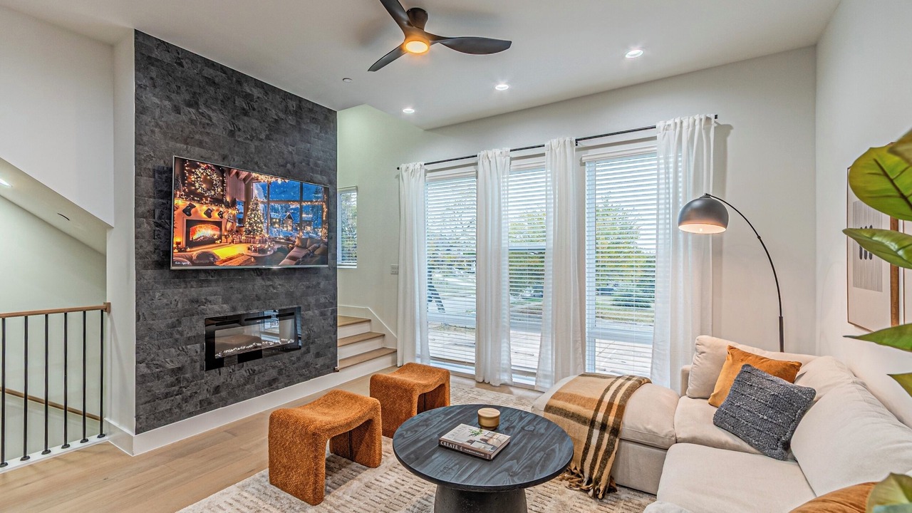 Photo of Livingroom in Oak Cliff